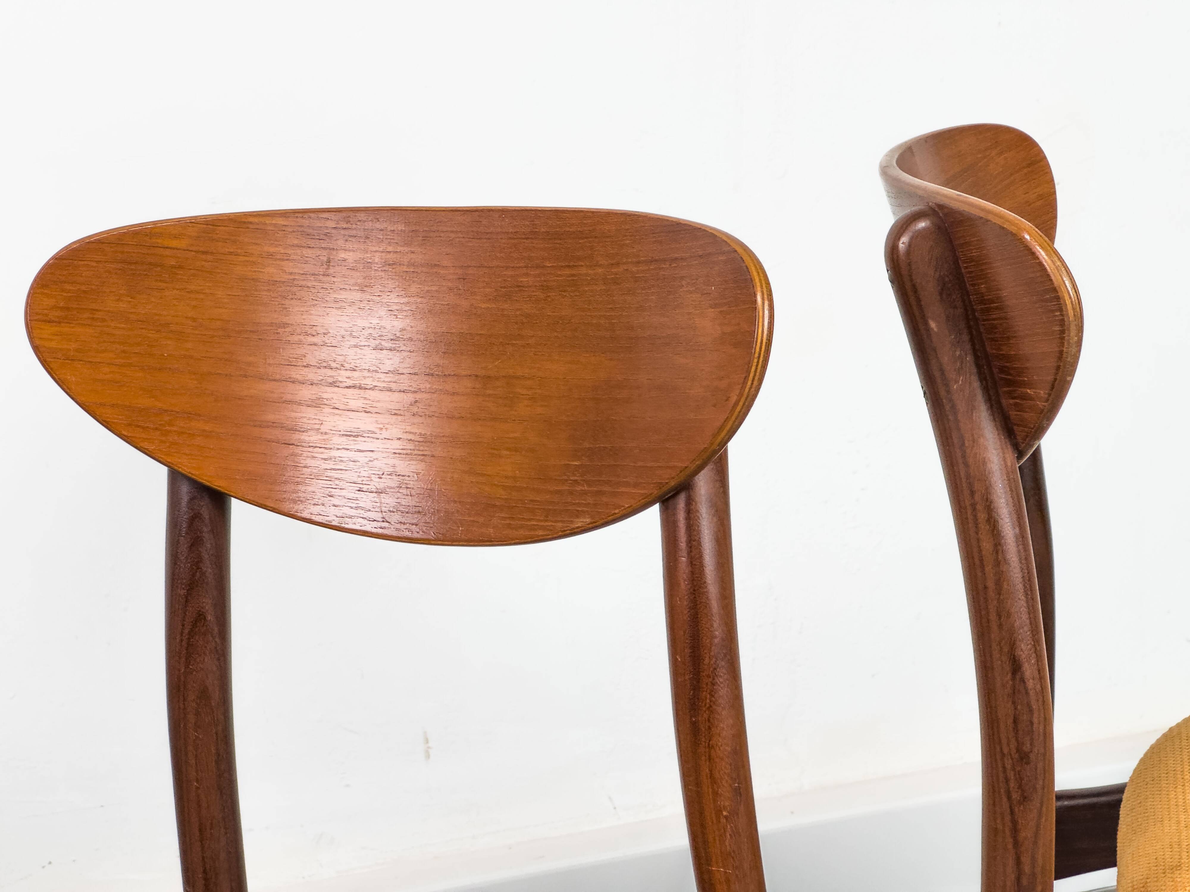 Lot de 4 chaises de salle à manger, années 1960