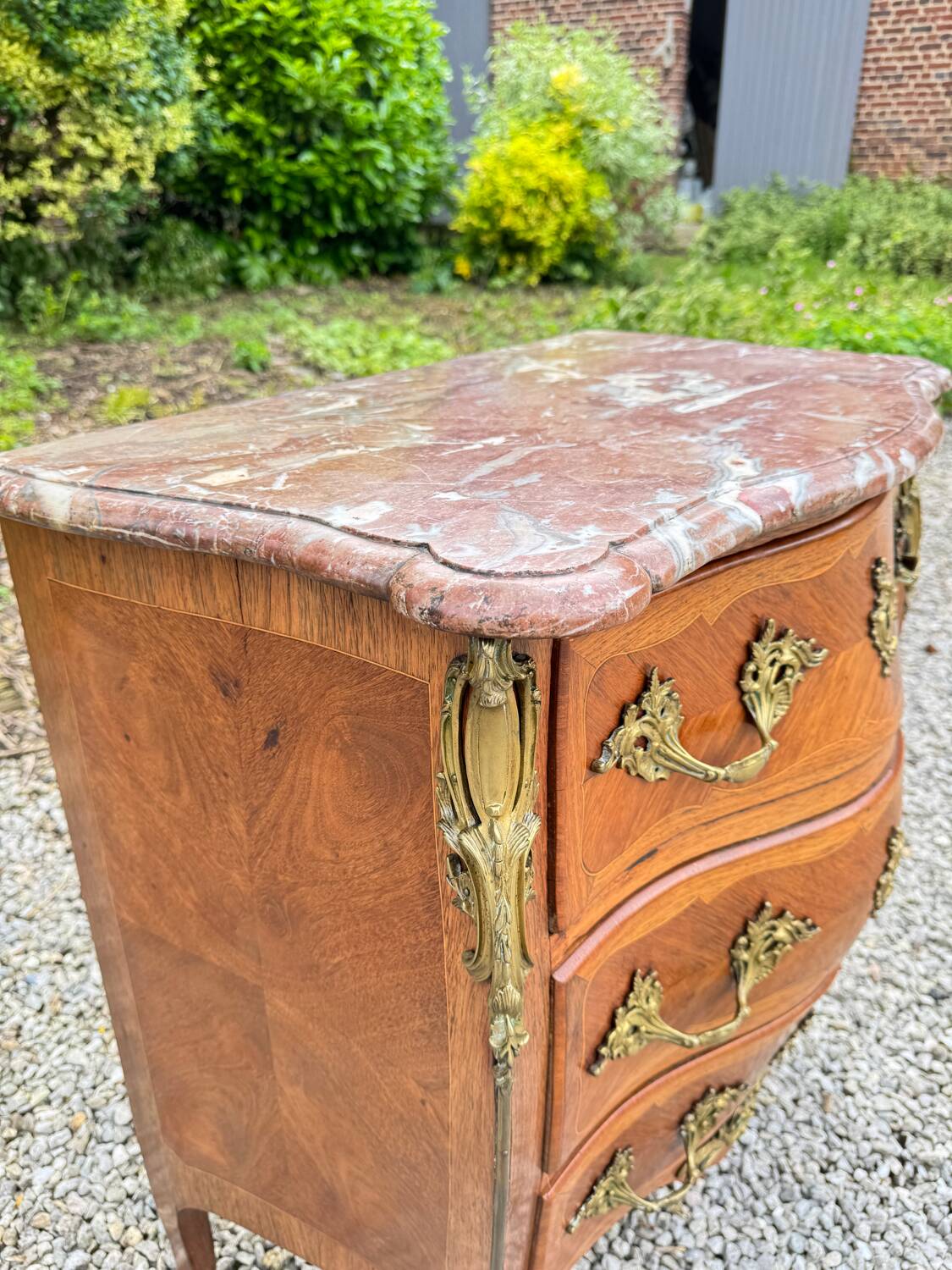 Curved chest of drawers in Louis XV style marquetry, 19th century