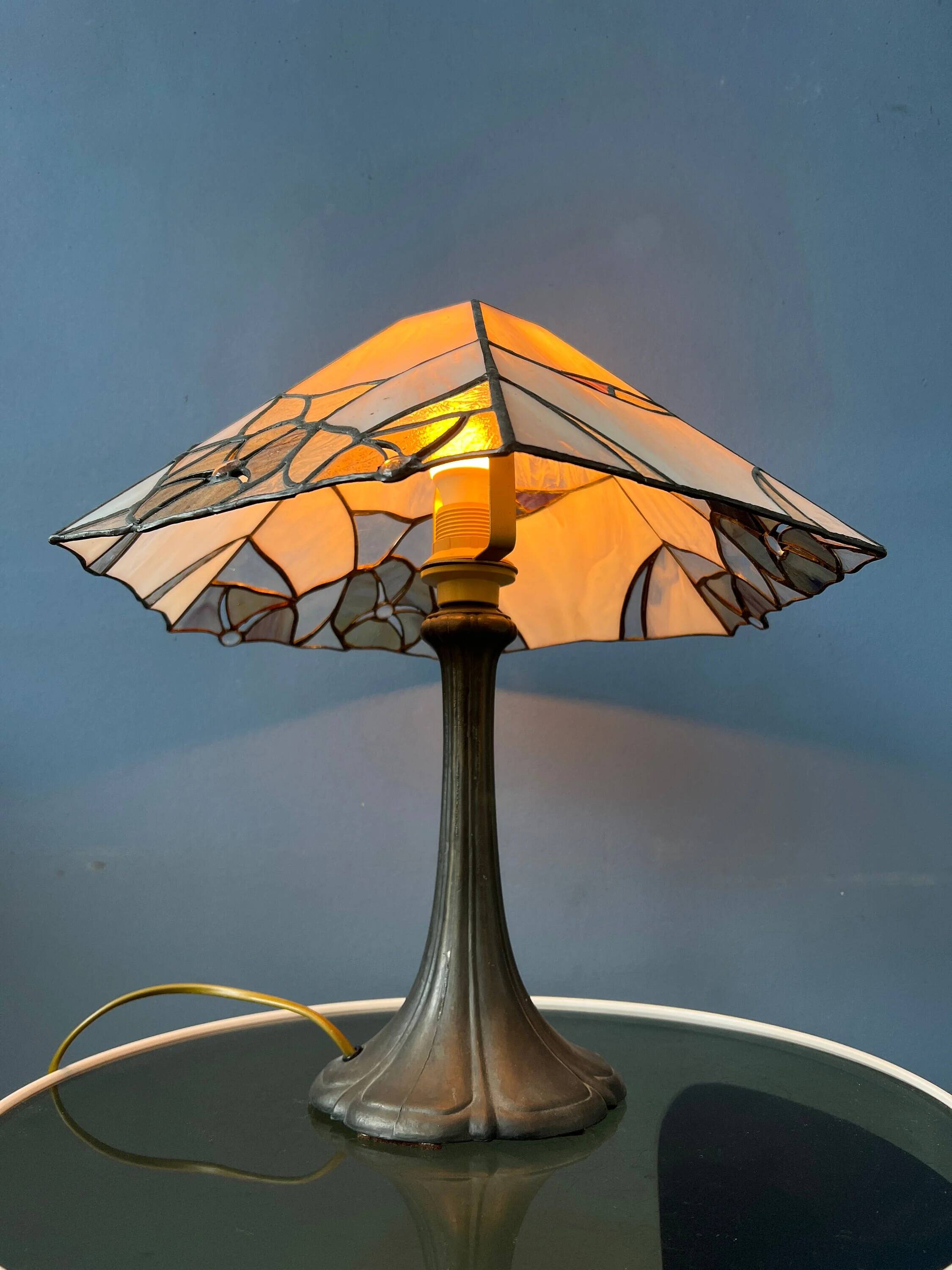 Art Deco stained glass table lamp
