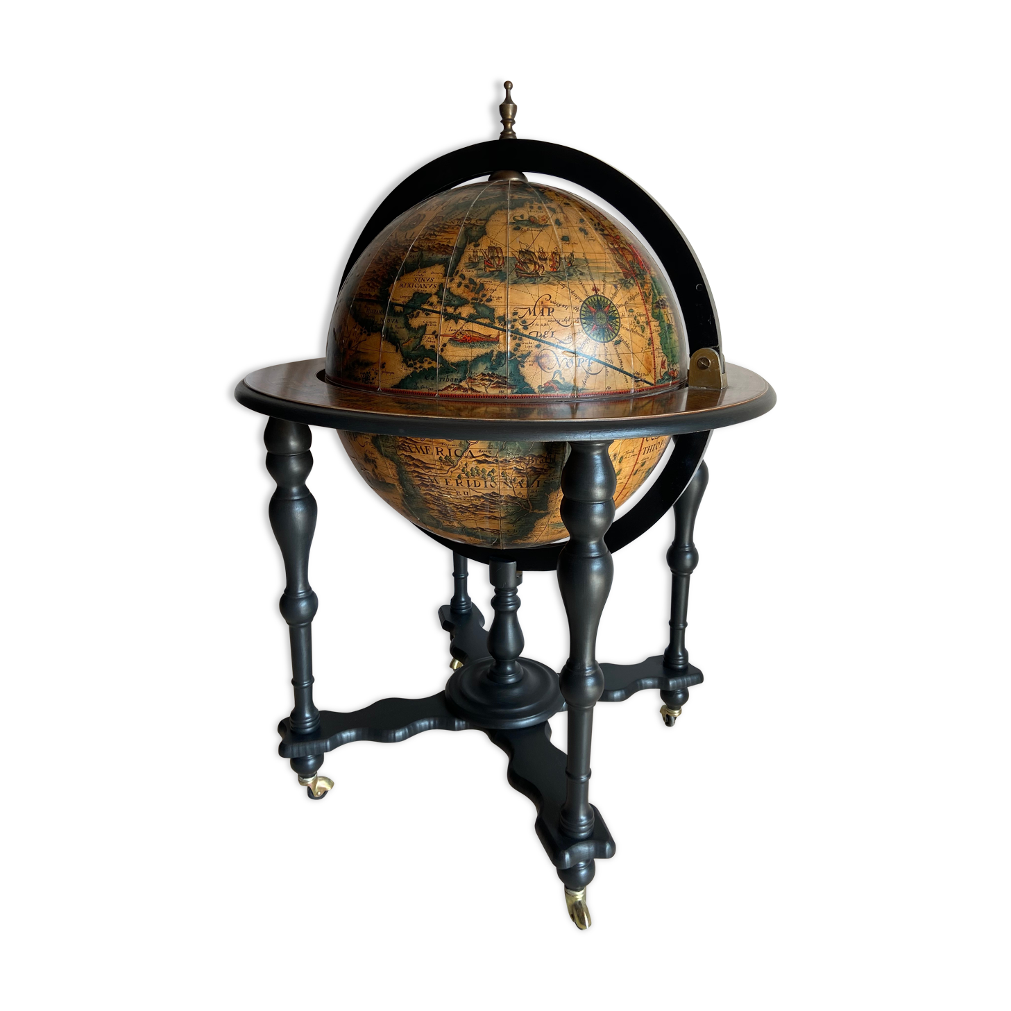 Vintage bar world map Italy 1970