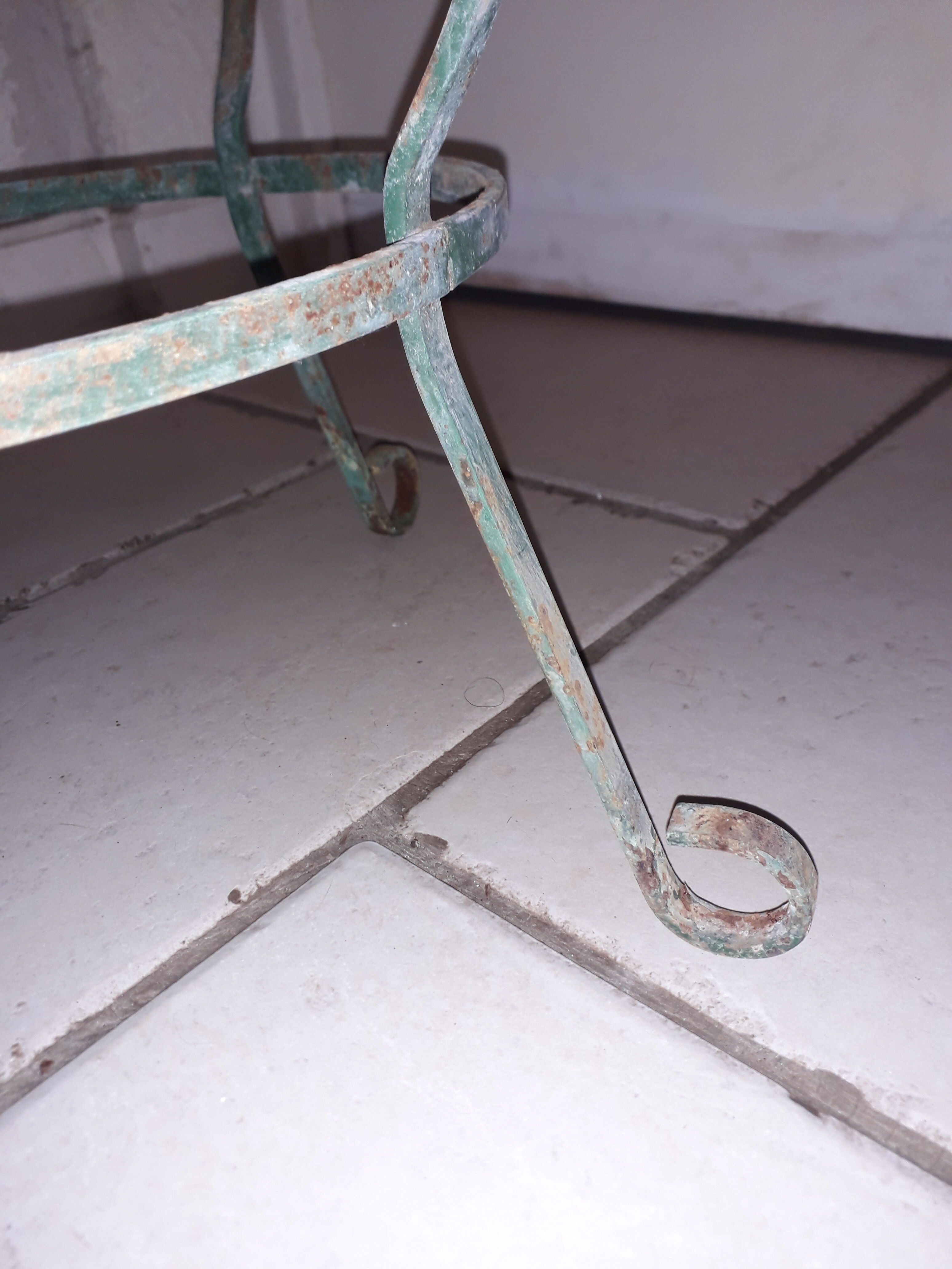 Vintage portable metal bar