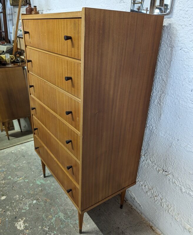 Weekly high chest of drawers