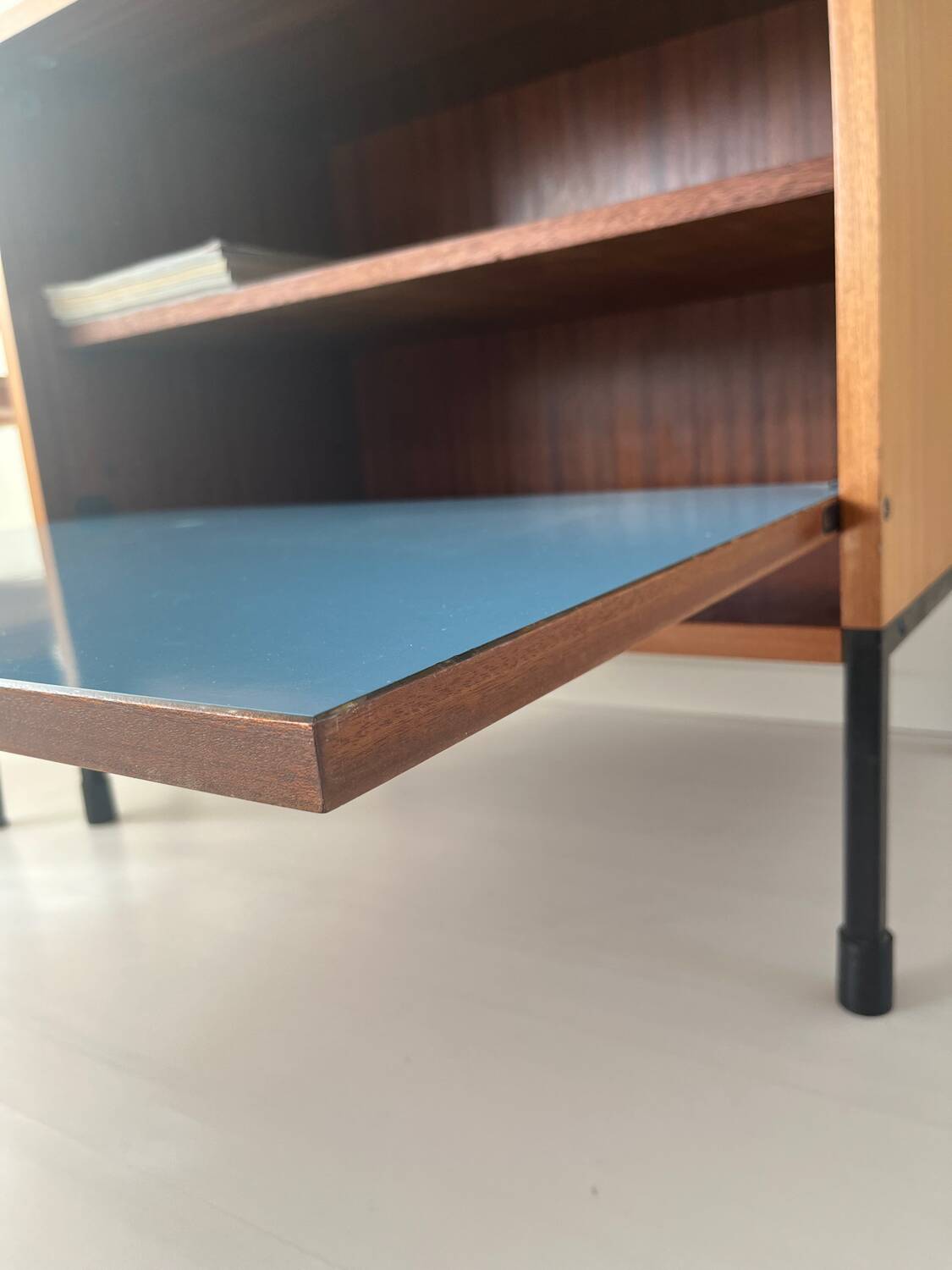 ARP display cabinet by Mortier Motte and Guariche