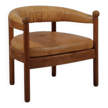 Vintage wooden throne chair, cognac leather armchair.