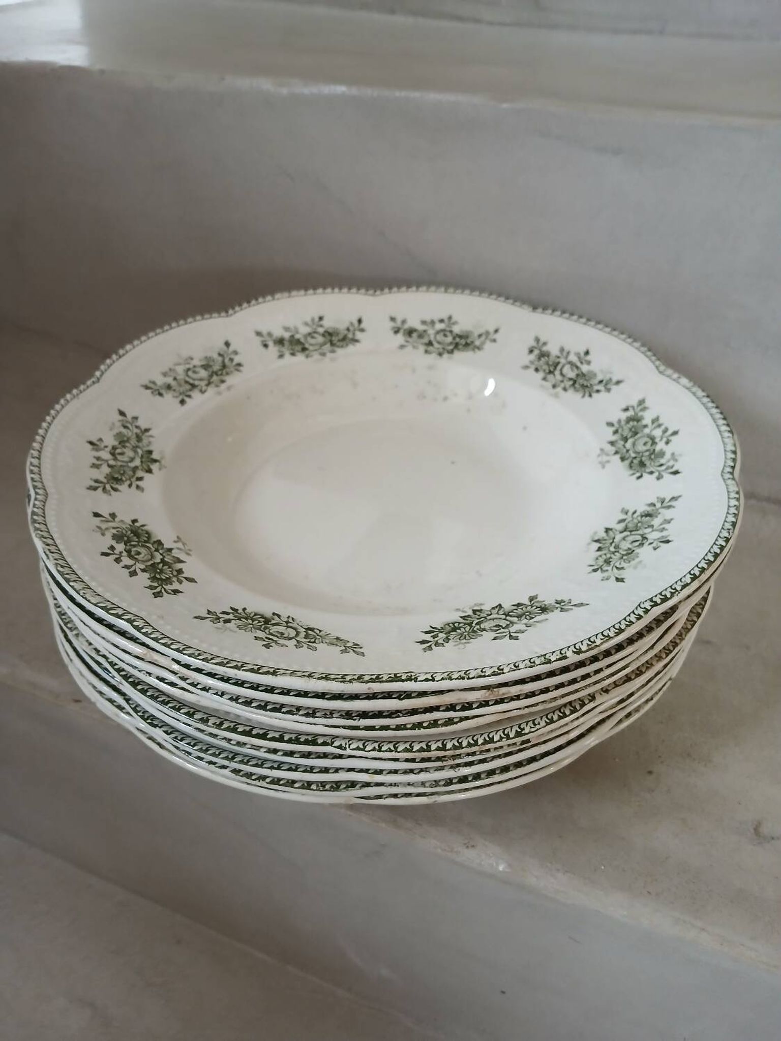 9 assiettes creuses Terre de fer Badonviller
