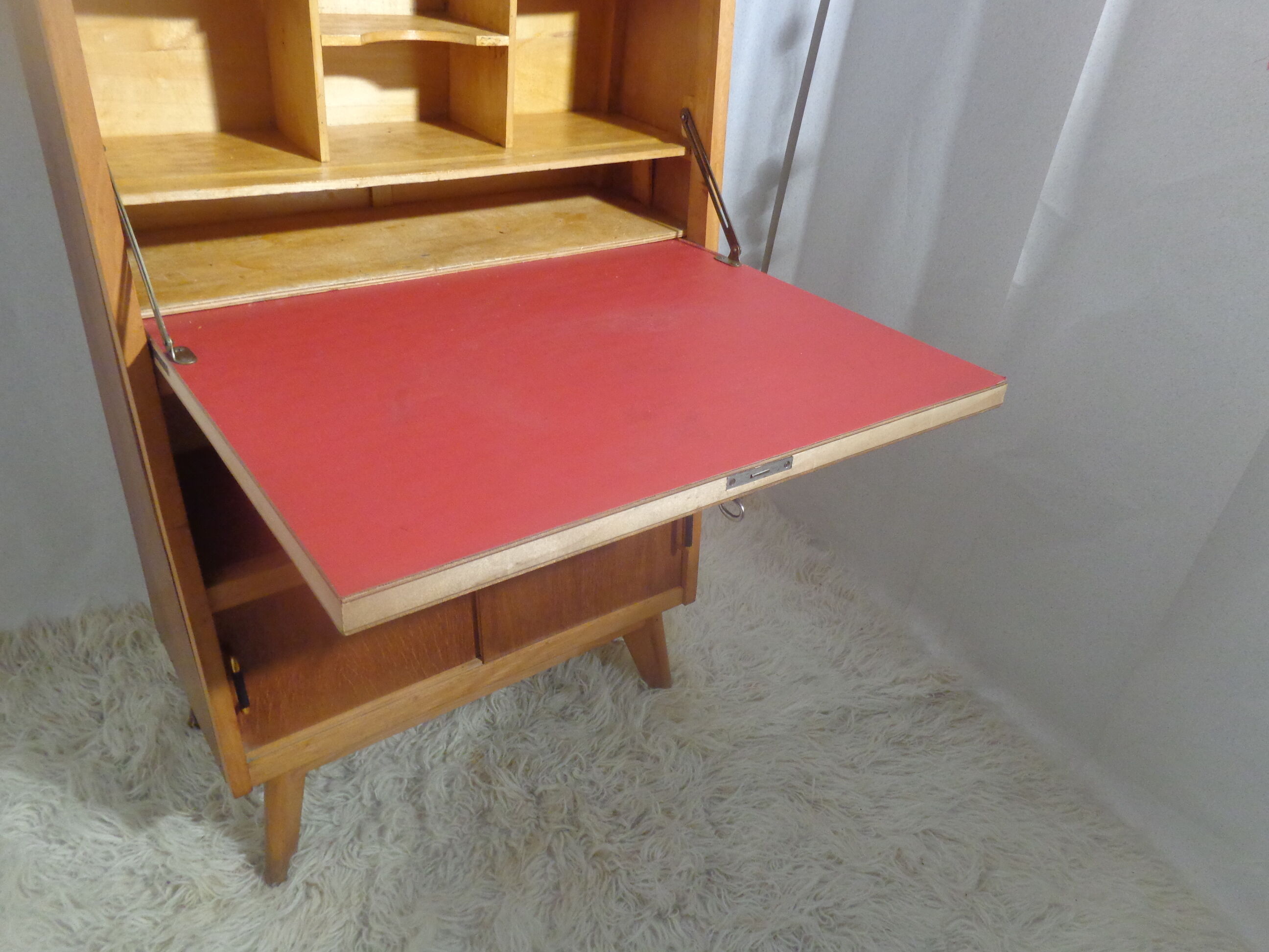 Vintage secretary of the 60s contoured fins