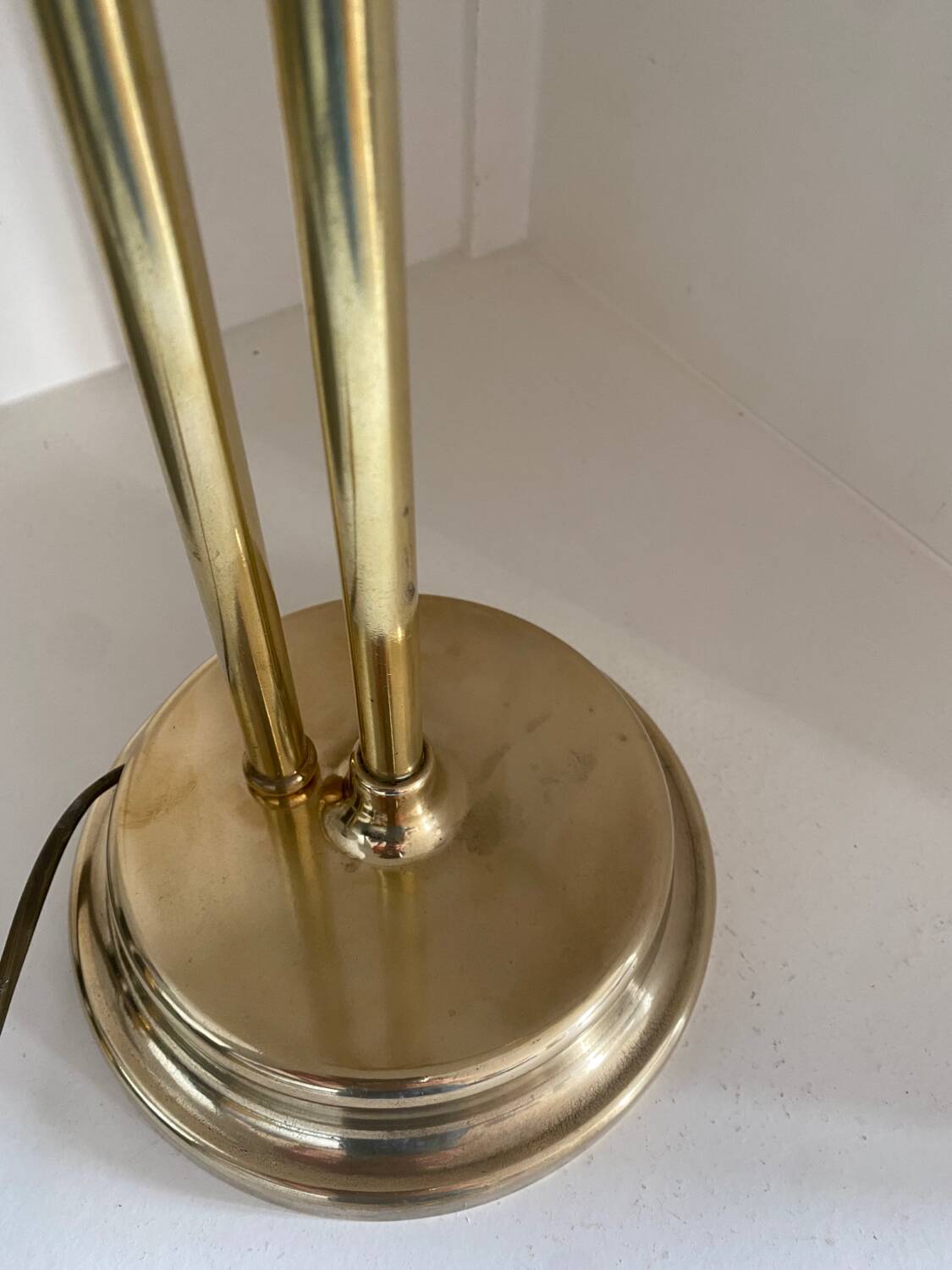 Large art deco brass lamp with swan neck and glass tulip globe
