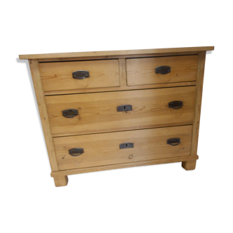 Pine dresser