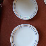 12 assiettes a dessert et 1 plat