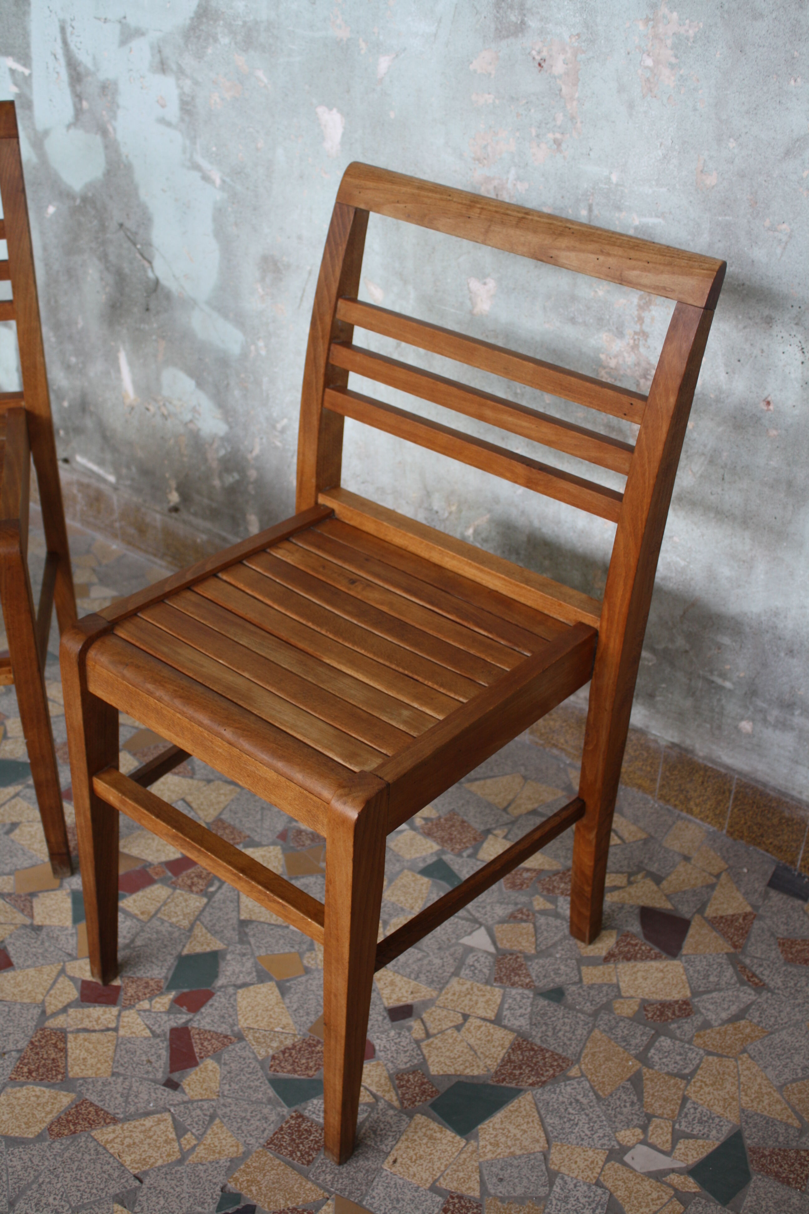 Paire de chaises en hêtre René Gabriel