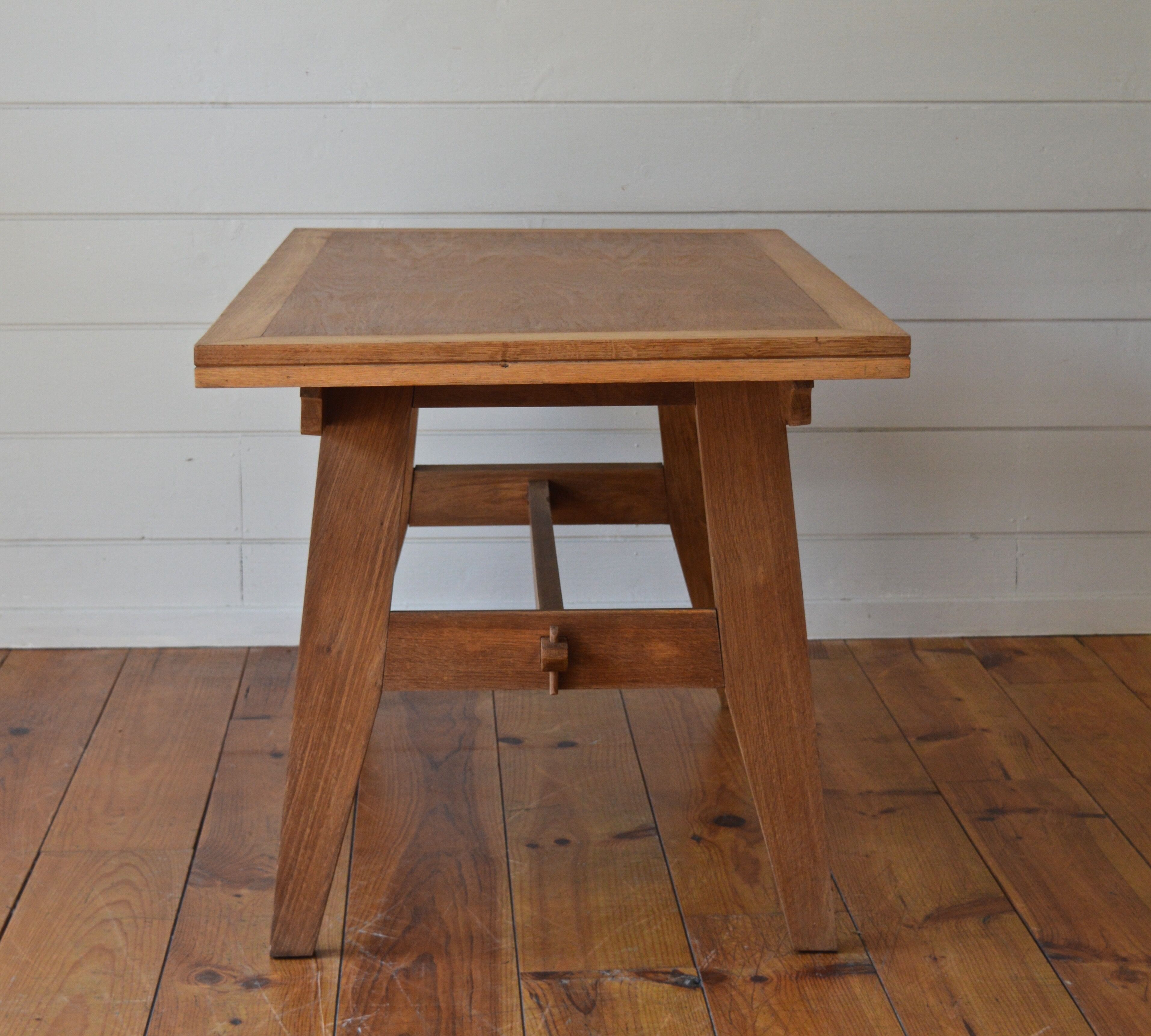 Table  'René Gabriel'