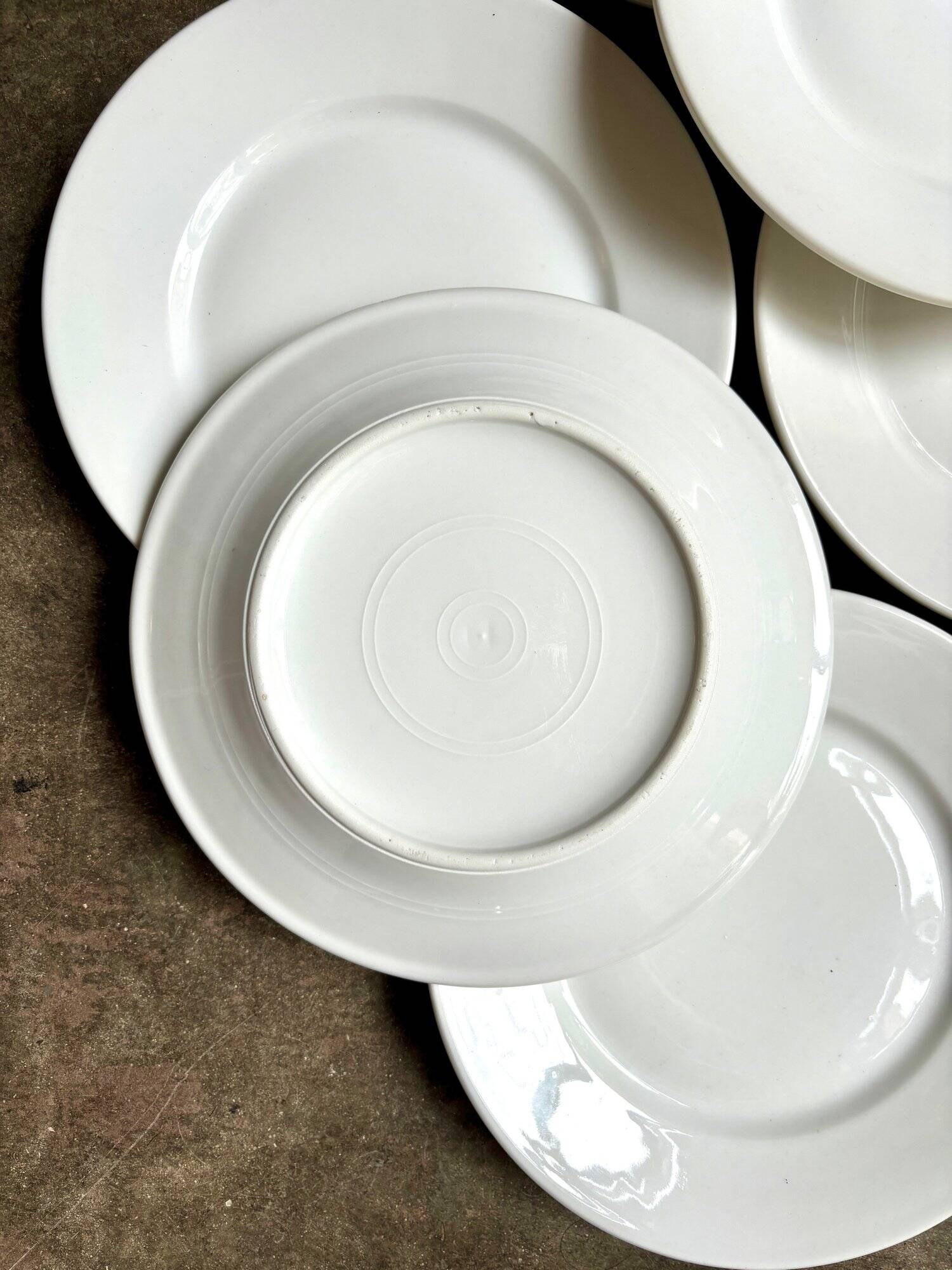 6 white porcelain flat plates