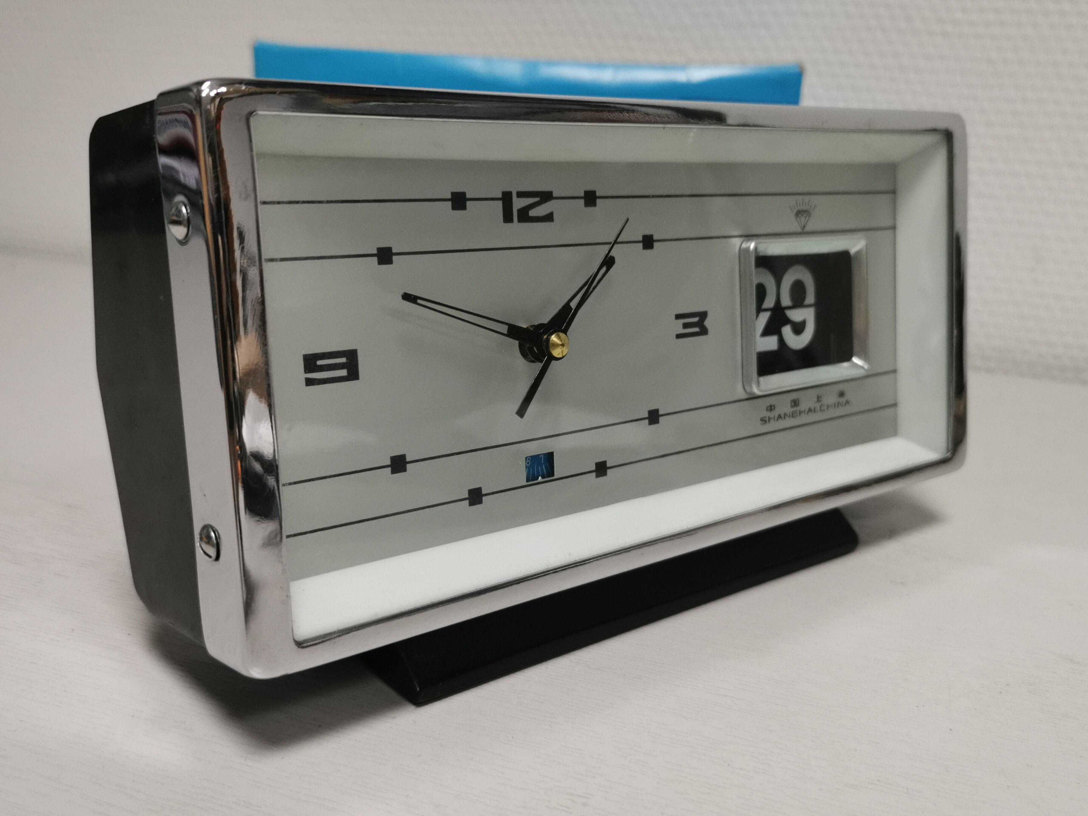 Vintage mechanical alarm clock NEW - Daimond , Roller Calendar . space age