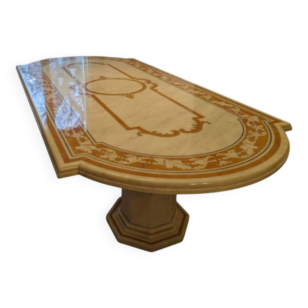 Grande table en marbre