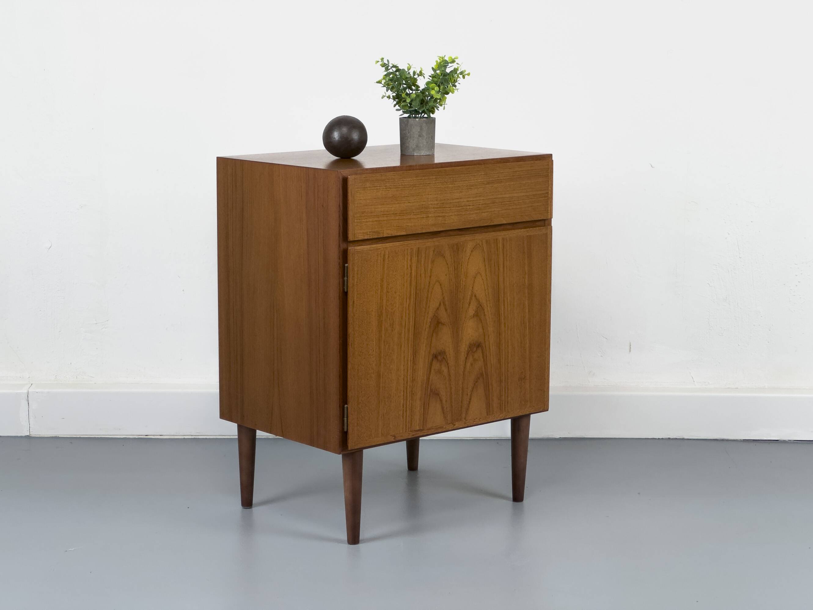 Armoire en teck avec tiroir d'Omann Jun, années 1960