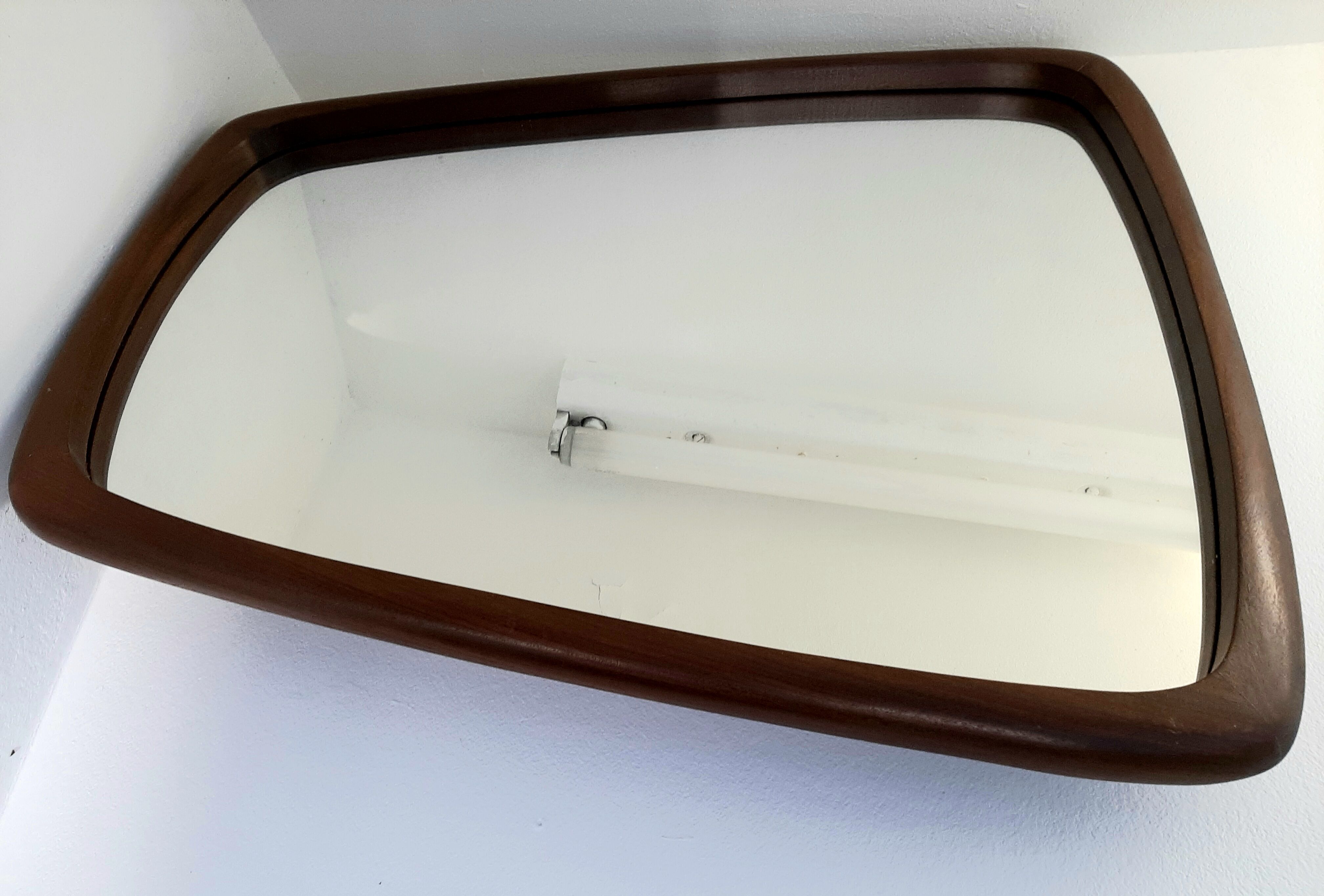 Scandinavian mirror free-form in teck 1960 48x62cm