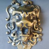 Porte Manteau mural/Patère Tête de Lion Art Déco. En bronze doré/19cm