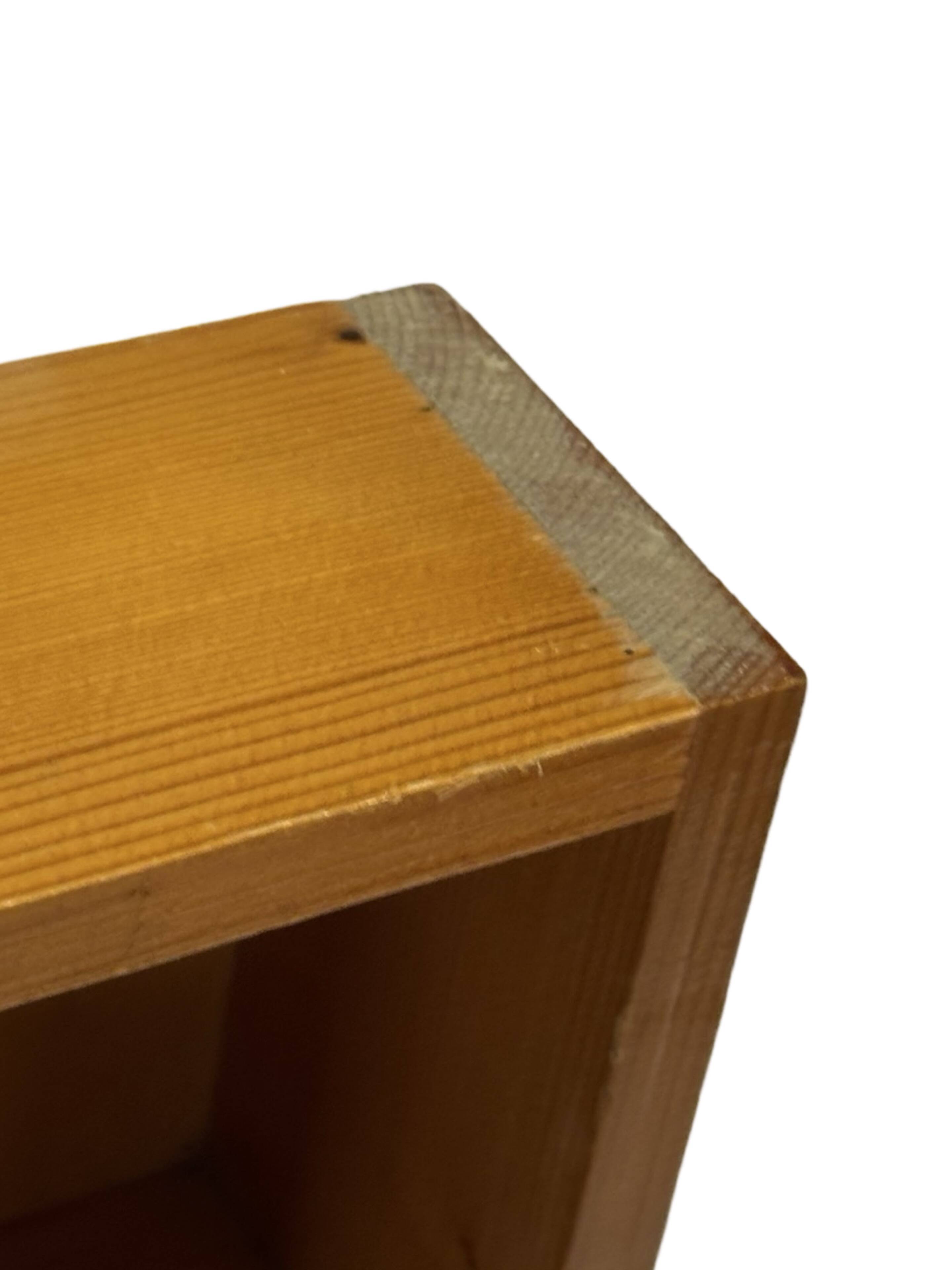 Porte-manteau console miroir en pin vintage au design minimaliste