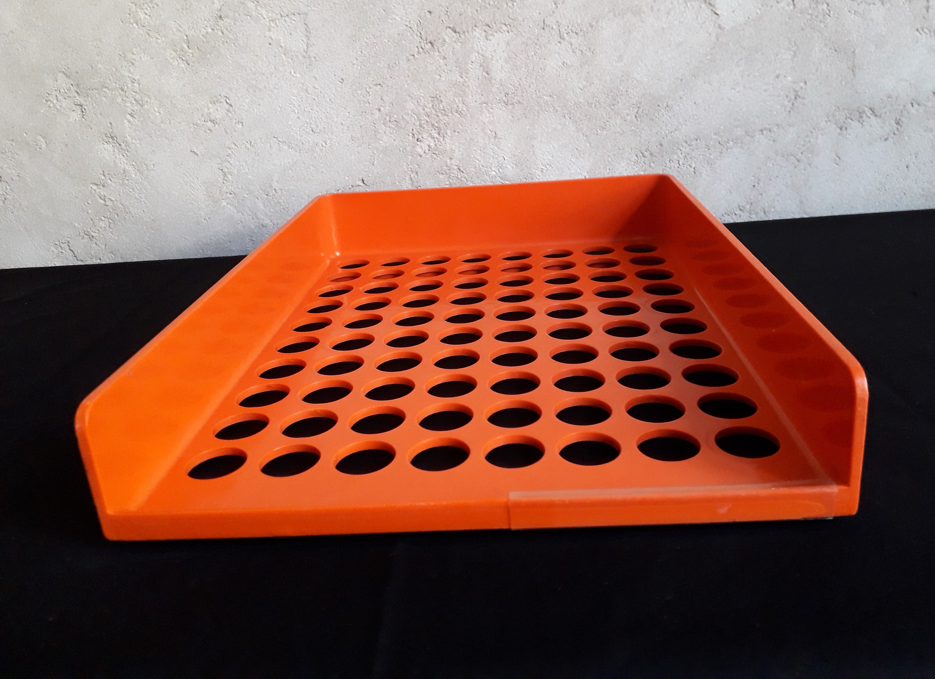 Orange mail bench design Roger Tallon