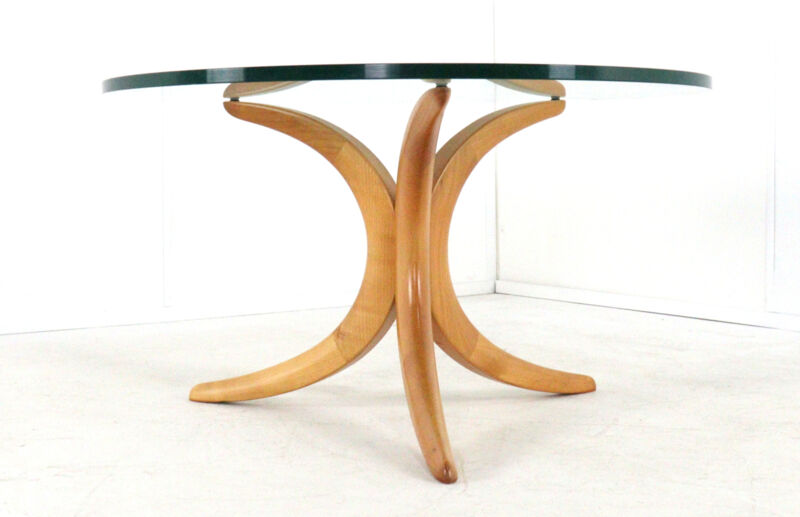 Alma möbel coffee table with boomerang legs and glass top