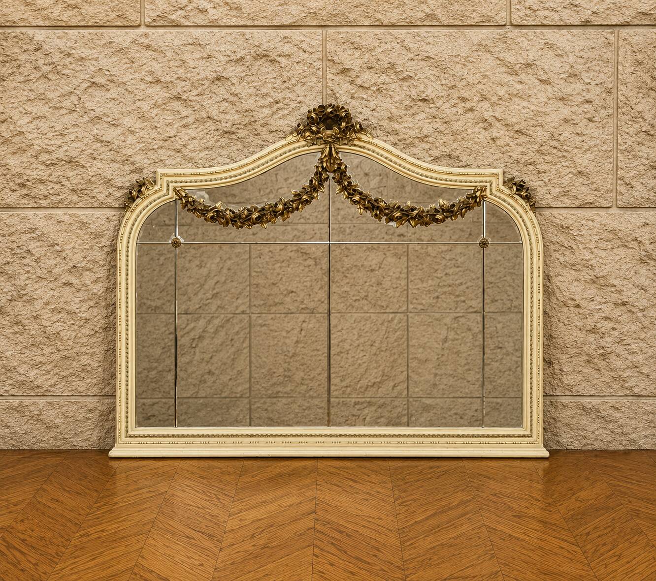 Large Louis XVI style mirror in lacquered wood and gilded wood from around 1900.