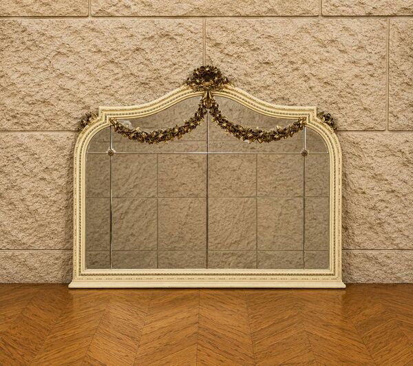 Grand miroir de style Louis XVI en bois laqué et bois doré vers 1900