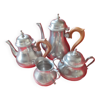 Lot de 4 piéces en étain brillant: Théiére + cafetiére + pot à lait + sucrier.Roders pewter zinn.