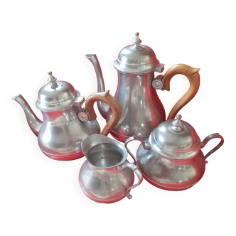 Set of 4 pieces in shiny pewter: Teapot + coffee maker + milk jug + sugar bowl.Roders pewter zinn.