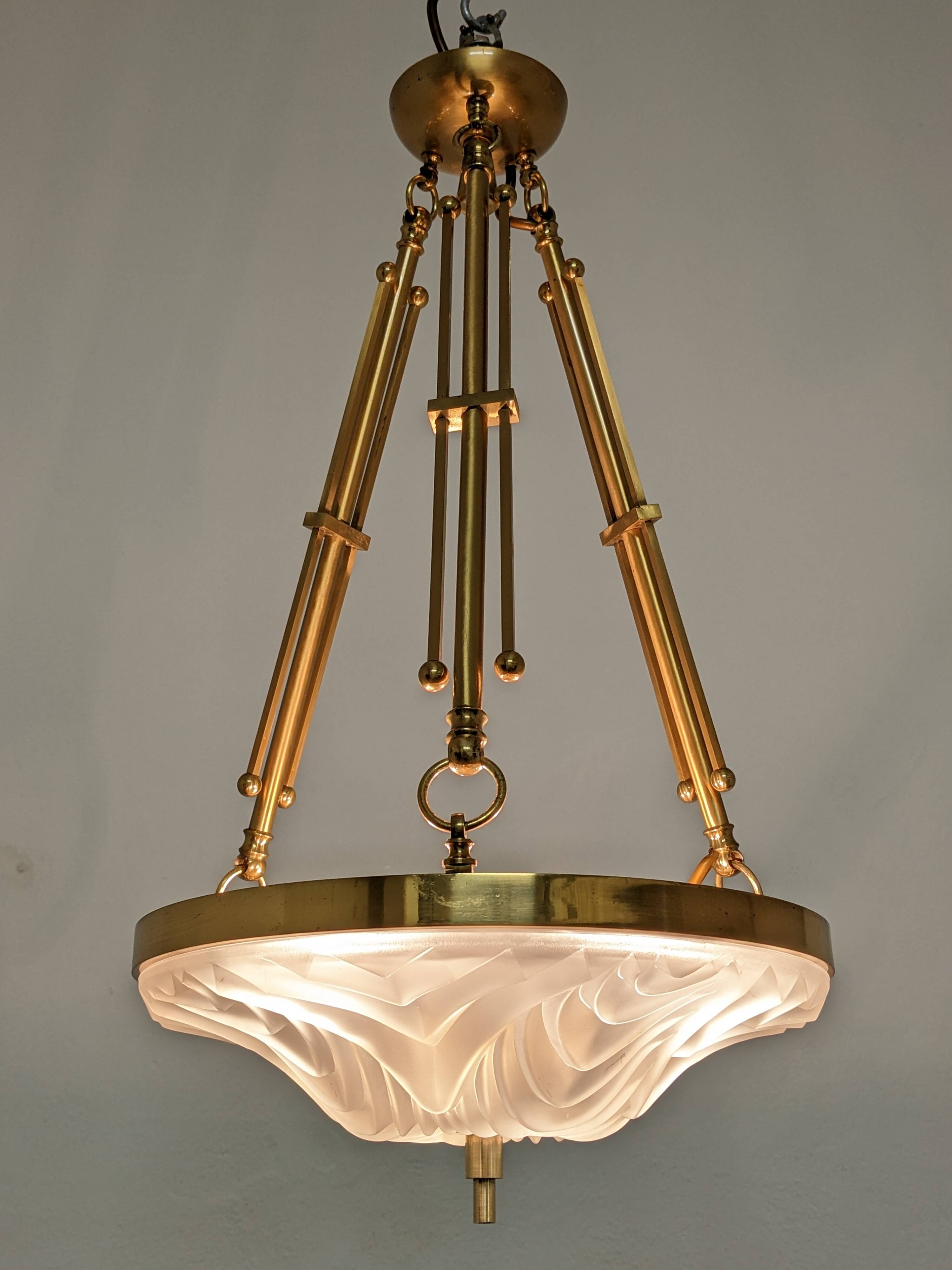 Lustre vasque de style Art déco en verre et laiton