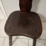 Ancienne chaise en bois brutaliste montage vintage