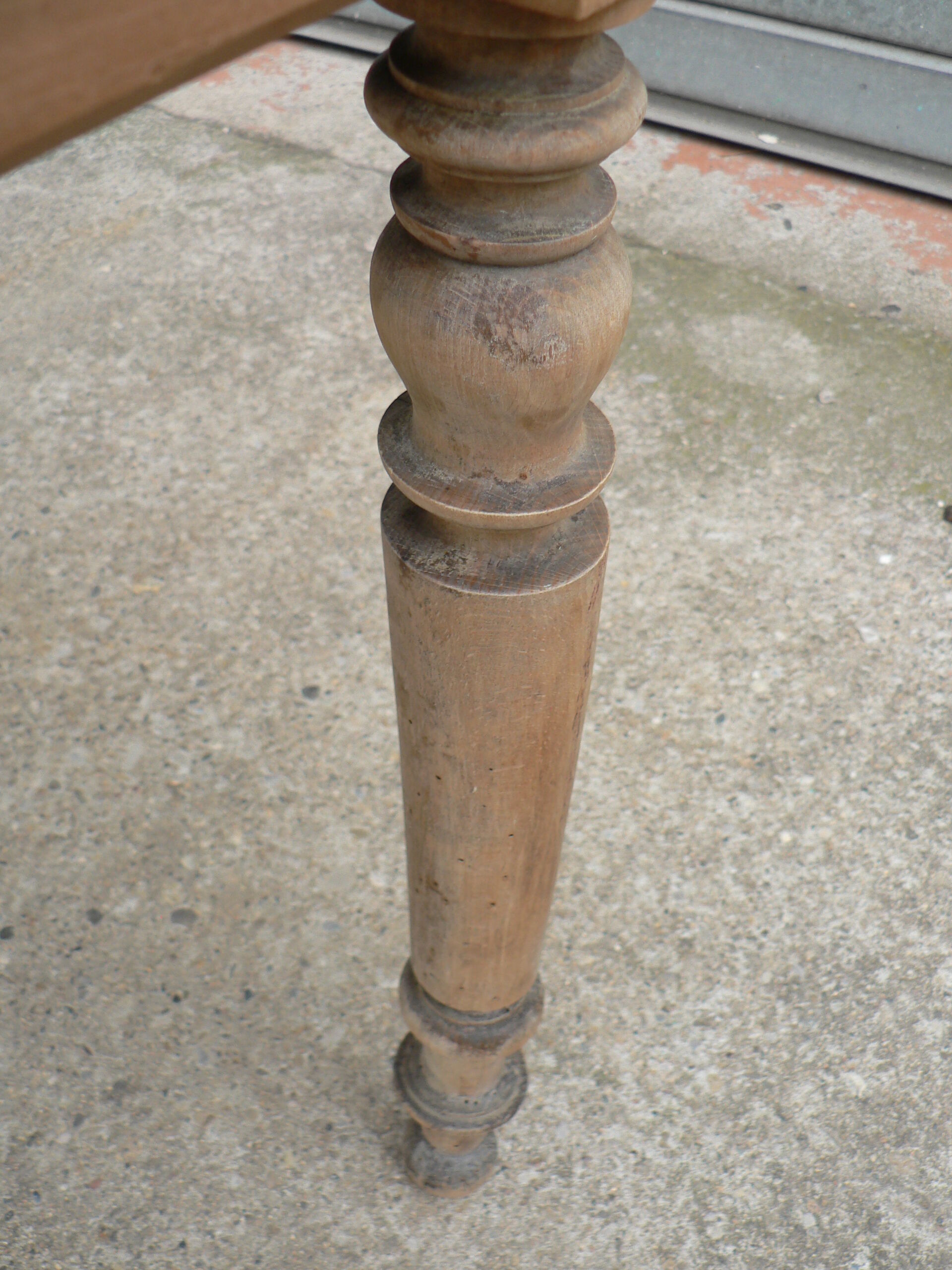 Table de ferme cuisine décapé 131cm