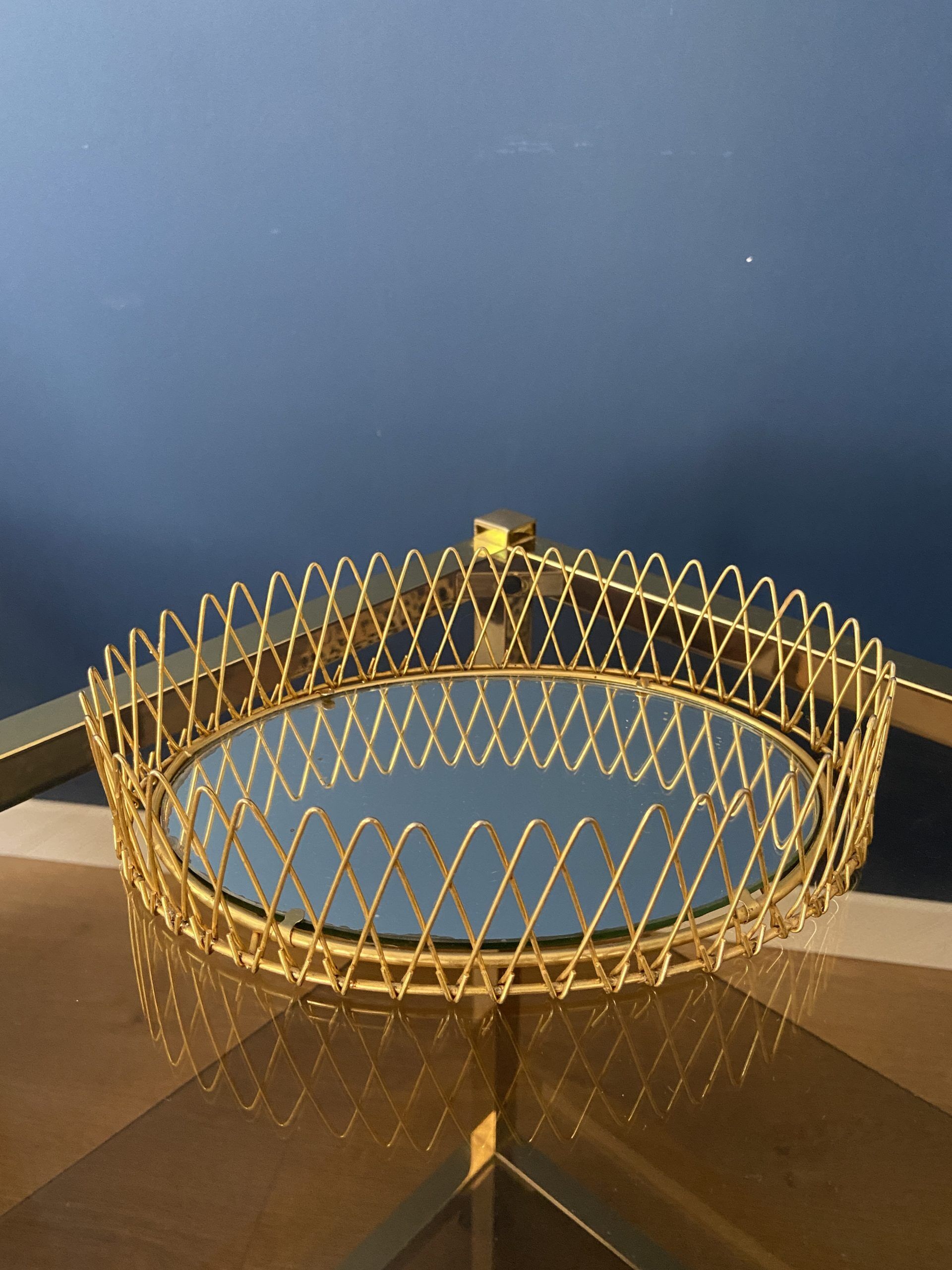 Retractable golden sun mirror 50s