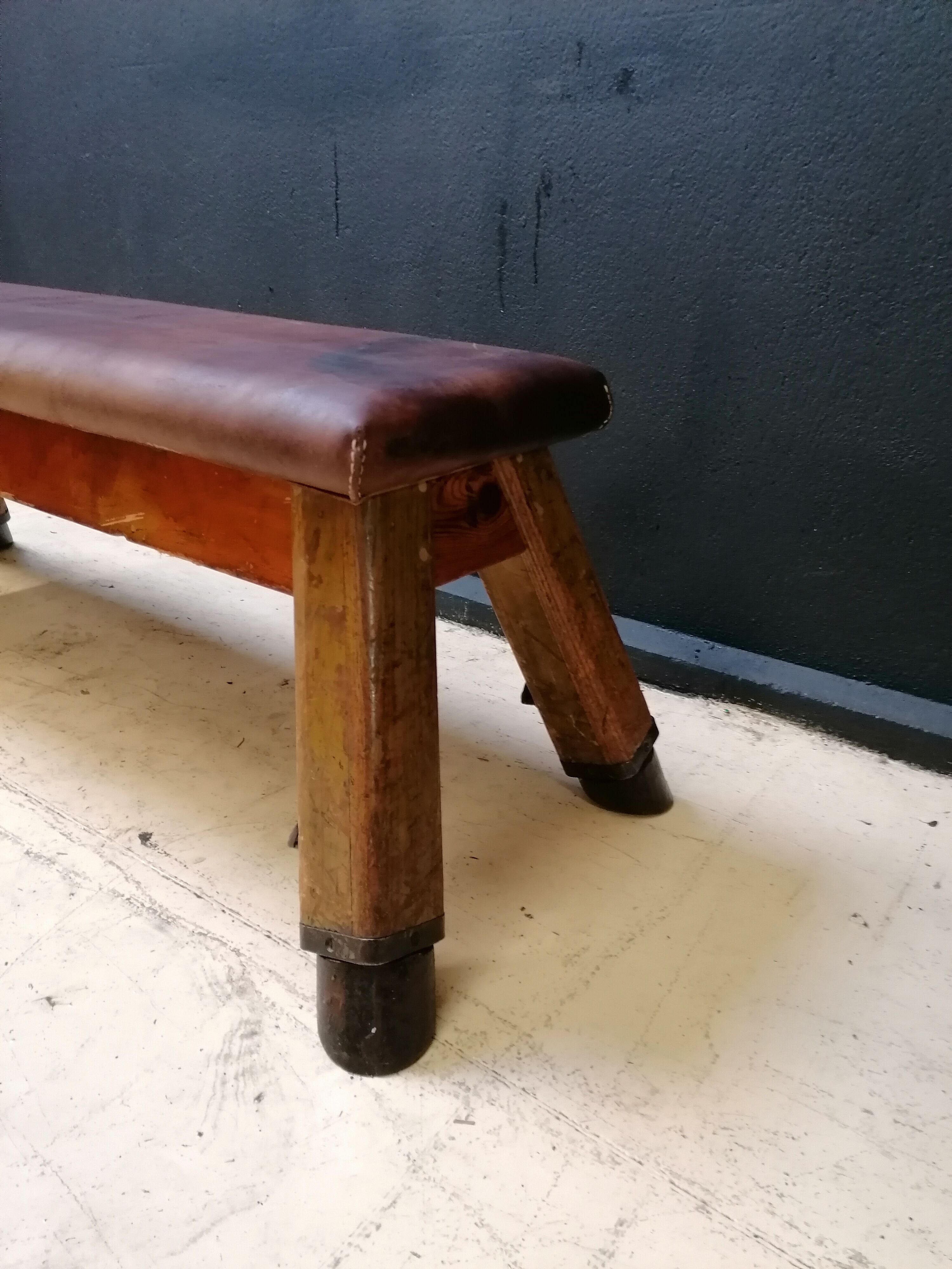banc vintage en cuir, Tchécoslovaquie années 60, banc de gym, cheval d'arçon