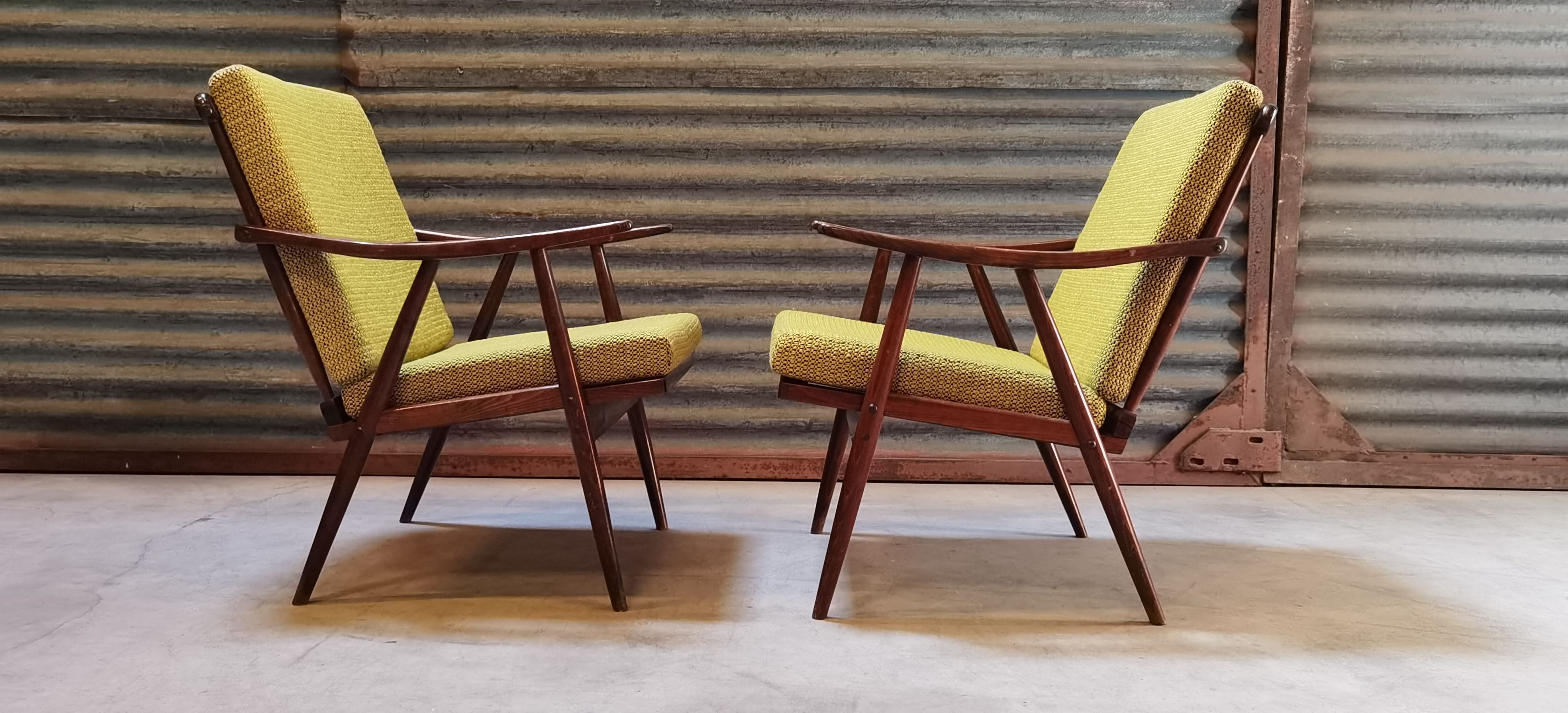 Pair of boomerang armchairs TON Bystřice (Thonet) by Antonin Suman 1960