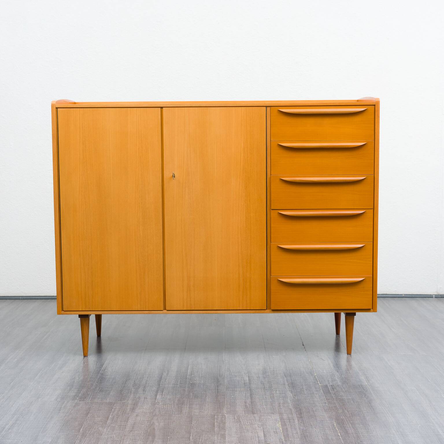 Enfilade haute, armoire à linge, années 60, frêne