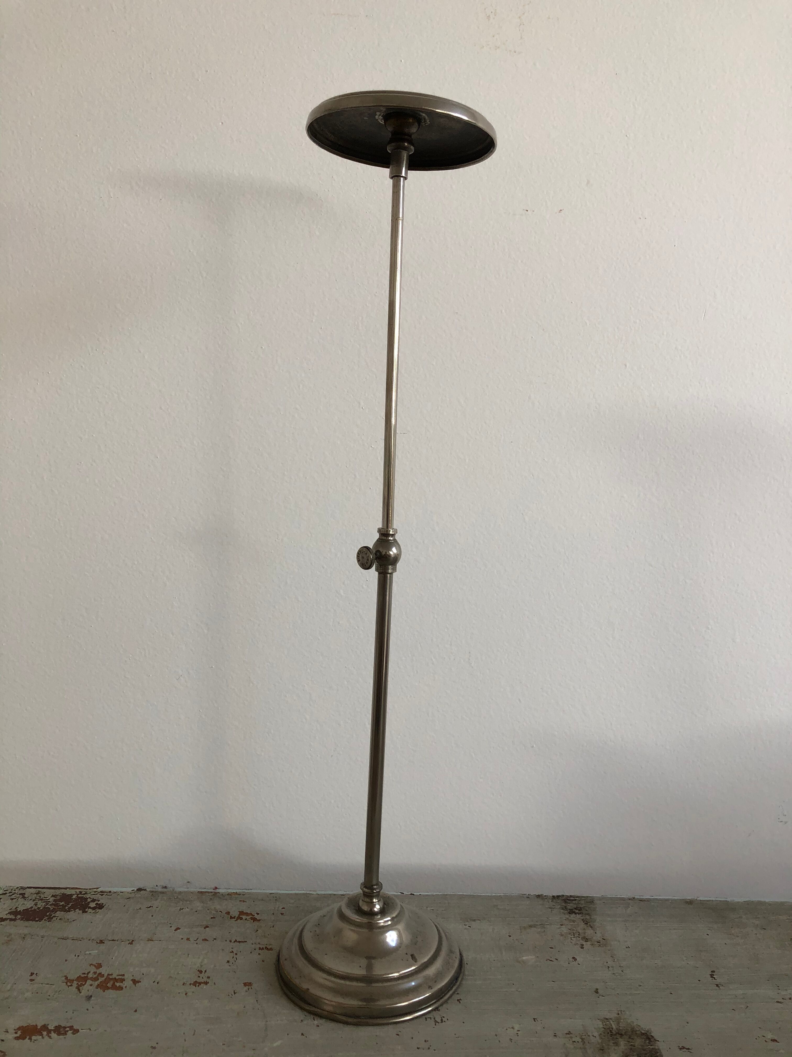 V.N. Siegel's antique hat-wearing display