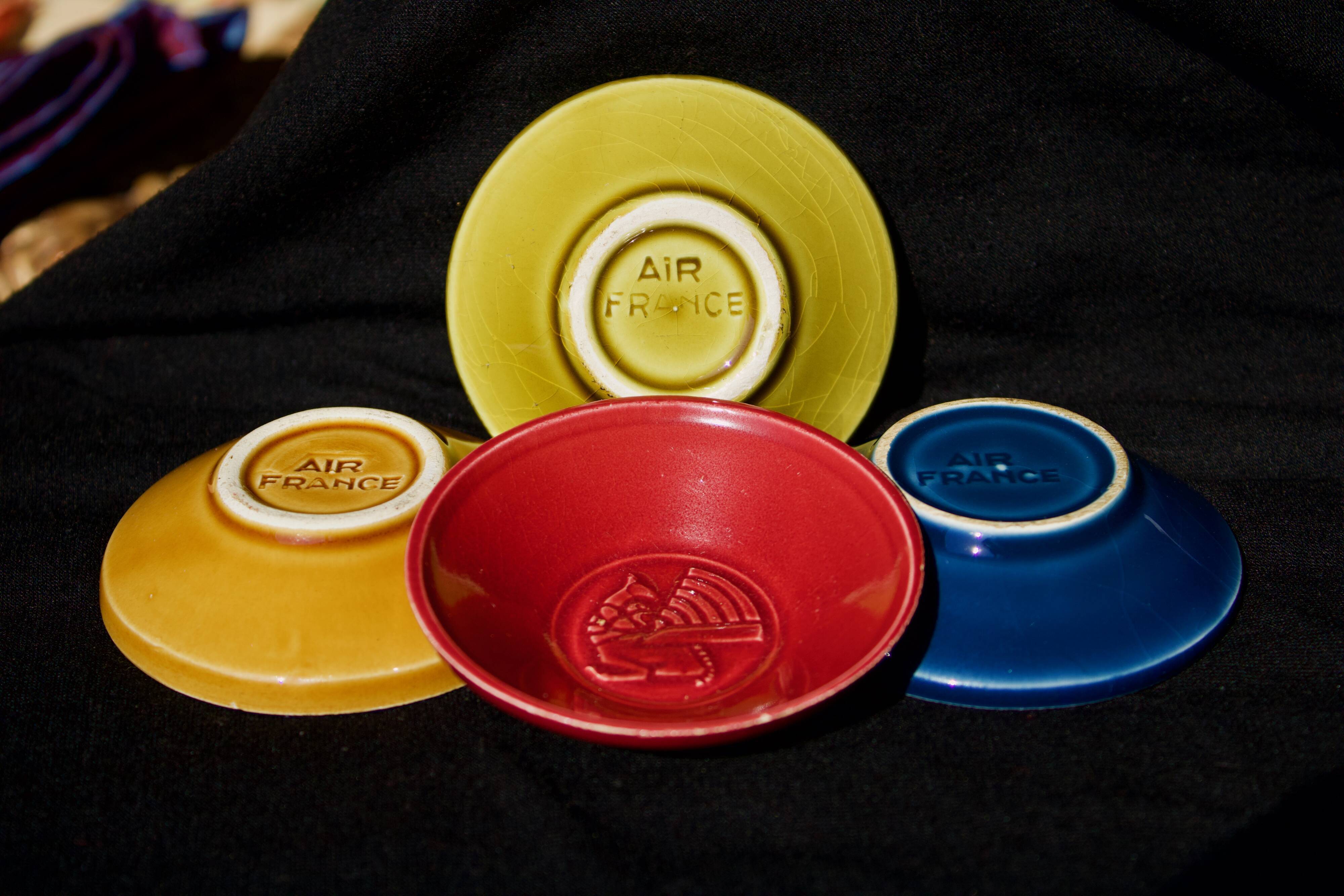 Air France : Old ashtrays / pocket drains / advertising cups in porcelain 1950's