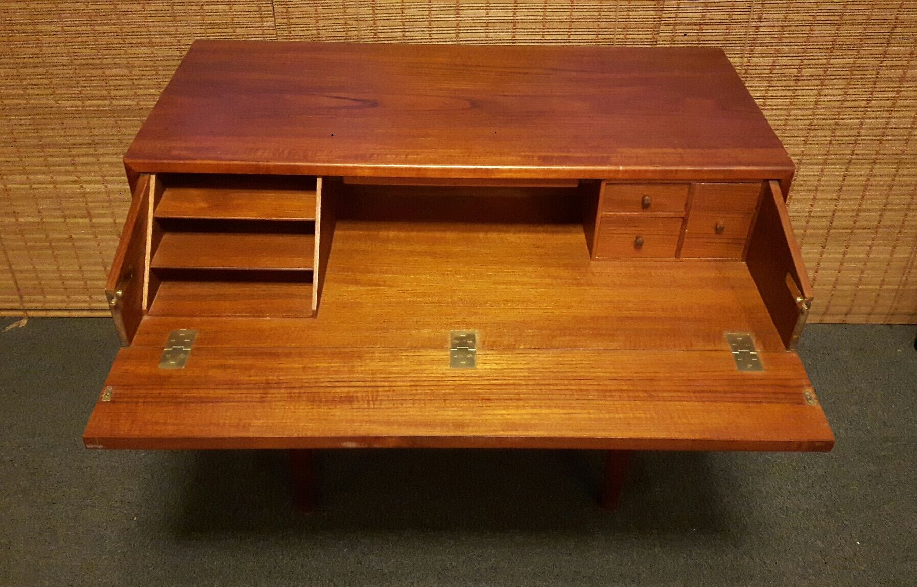 Convenient Danish Secretary