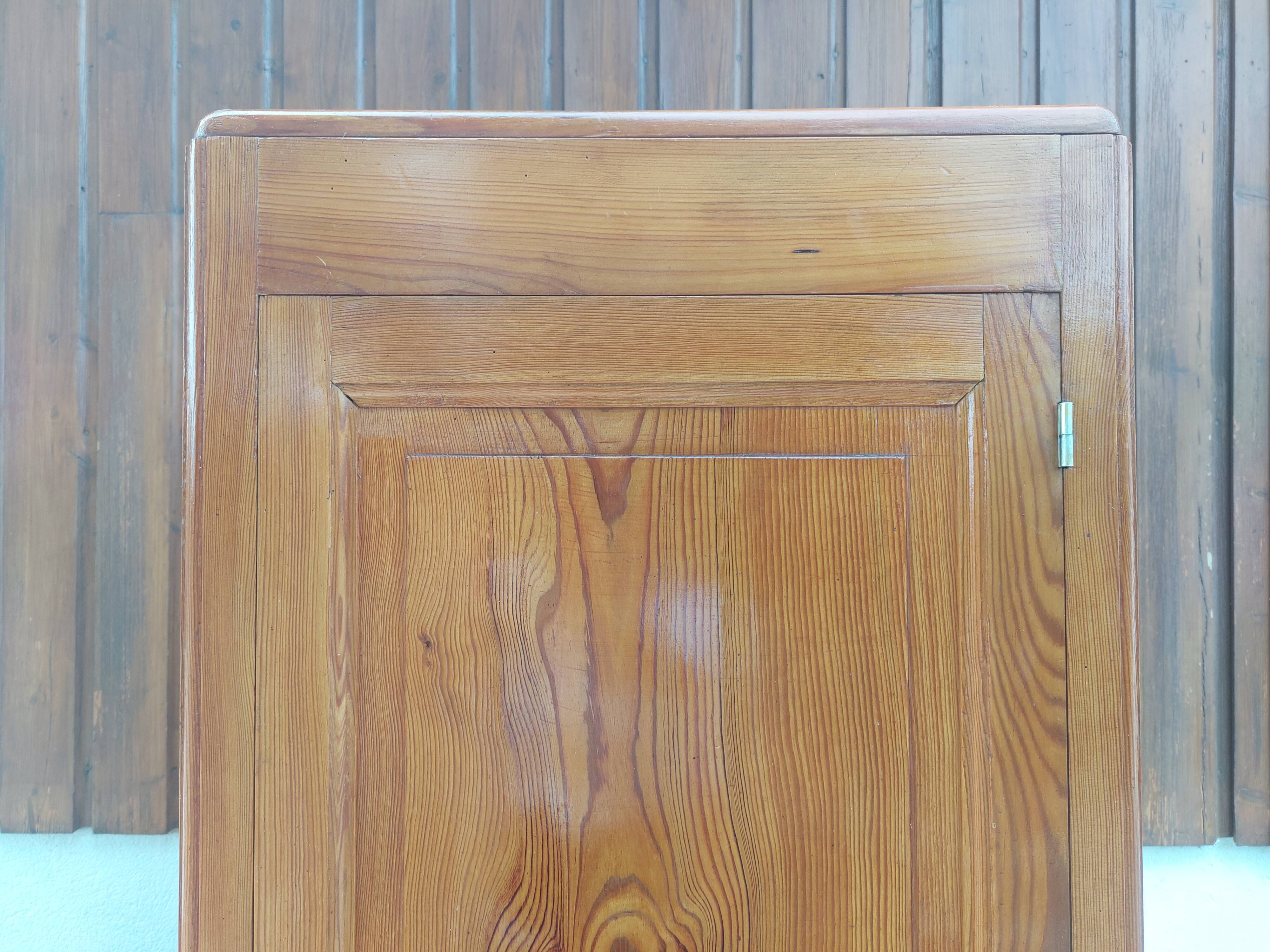 wardrobe, asymmetrical wardrobe