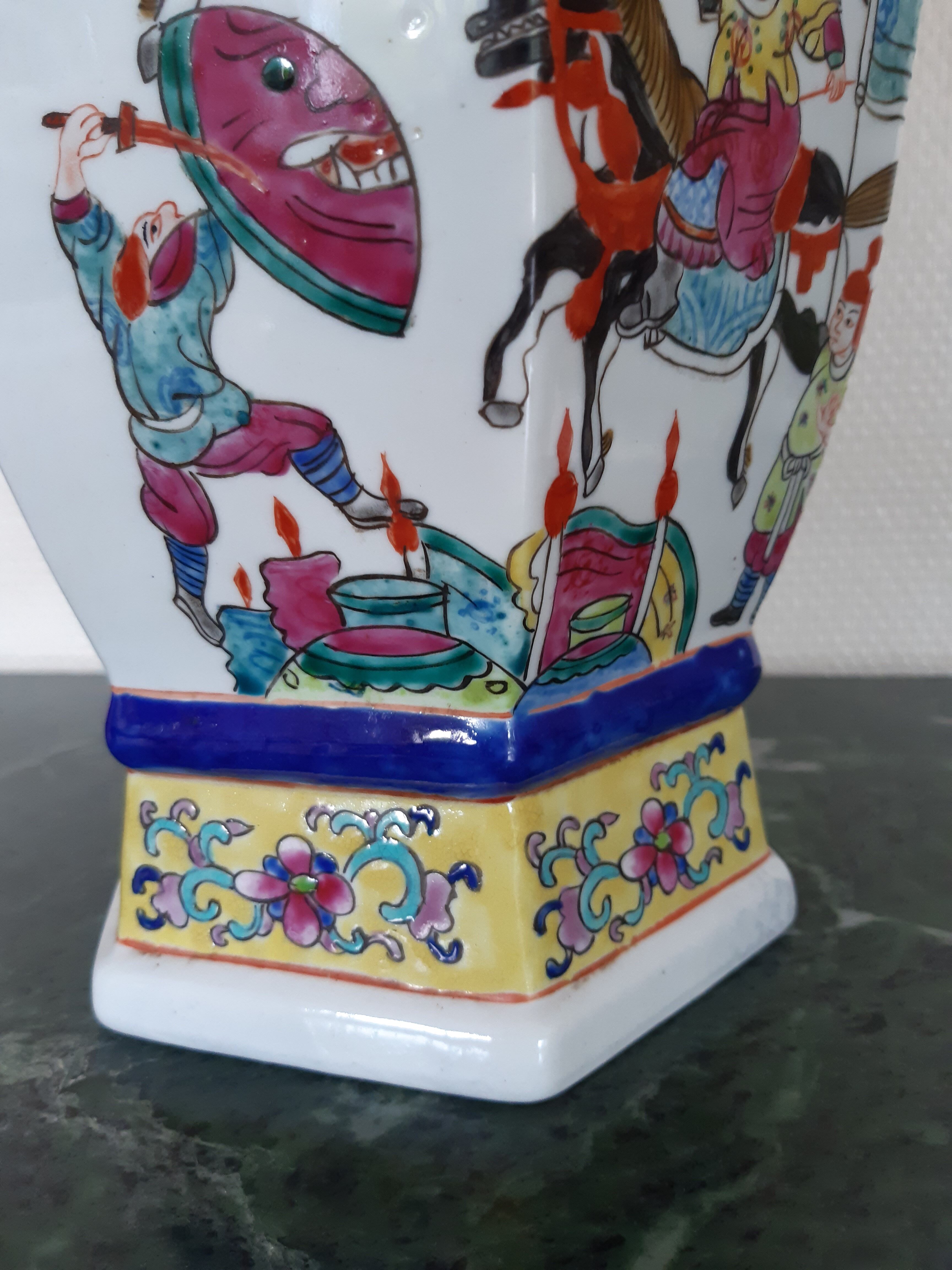 Ancient Chinese vase green family porcelain