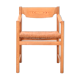 Chaise en bois de pin avec accoudoirs