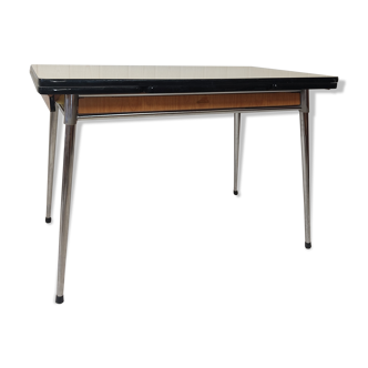 Dining table in formica with extension cords