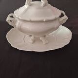 Porcelain sauce boat