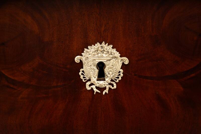 Luxurious Empire style chest of drawers, France, around 1840. After renovation.