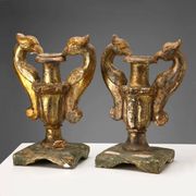 Vases anciens en bois doré et laqué, Italie, XIXe siècle