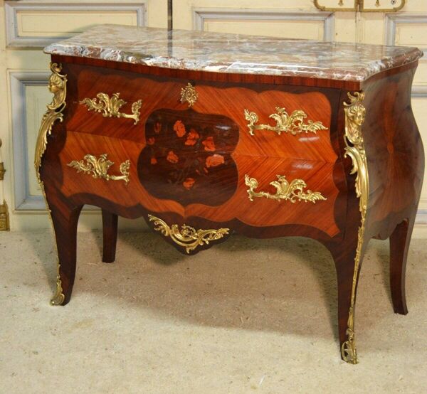 Commode en marqueterie régence 20e siècle
