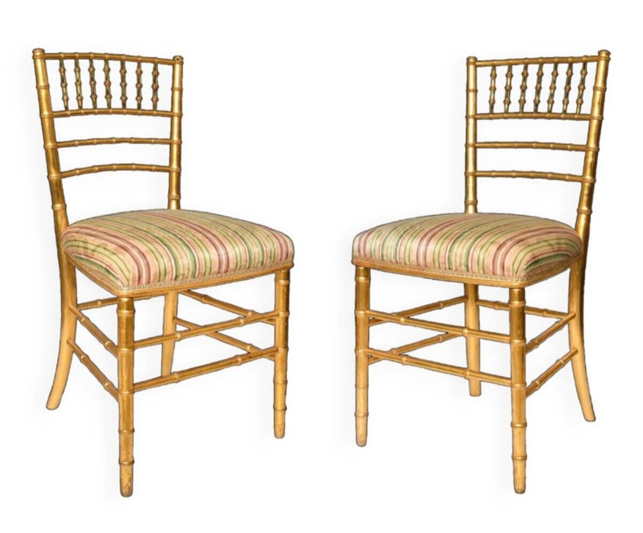 Paire de chaises en bois doré imitant le bambou