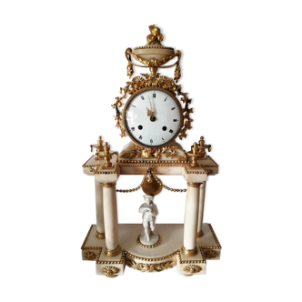 Pendule Louis XVI , vers 1780