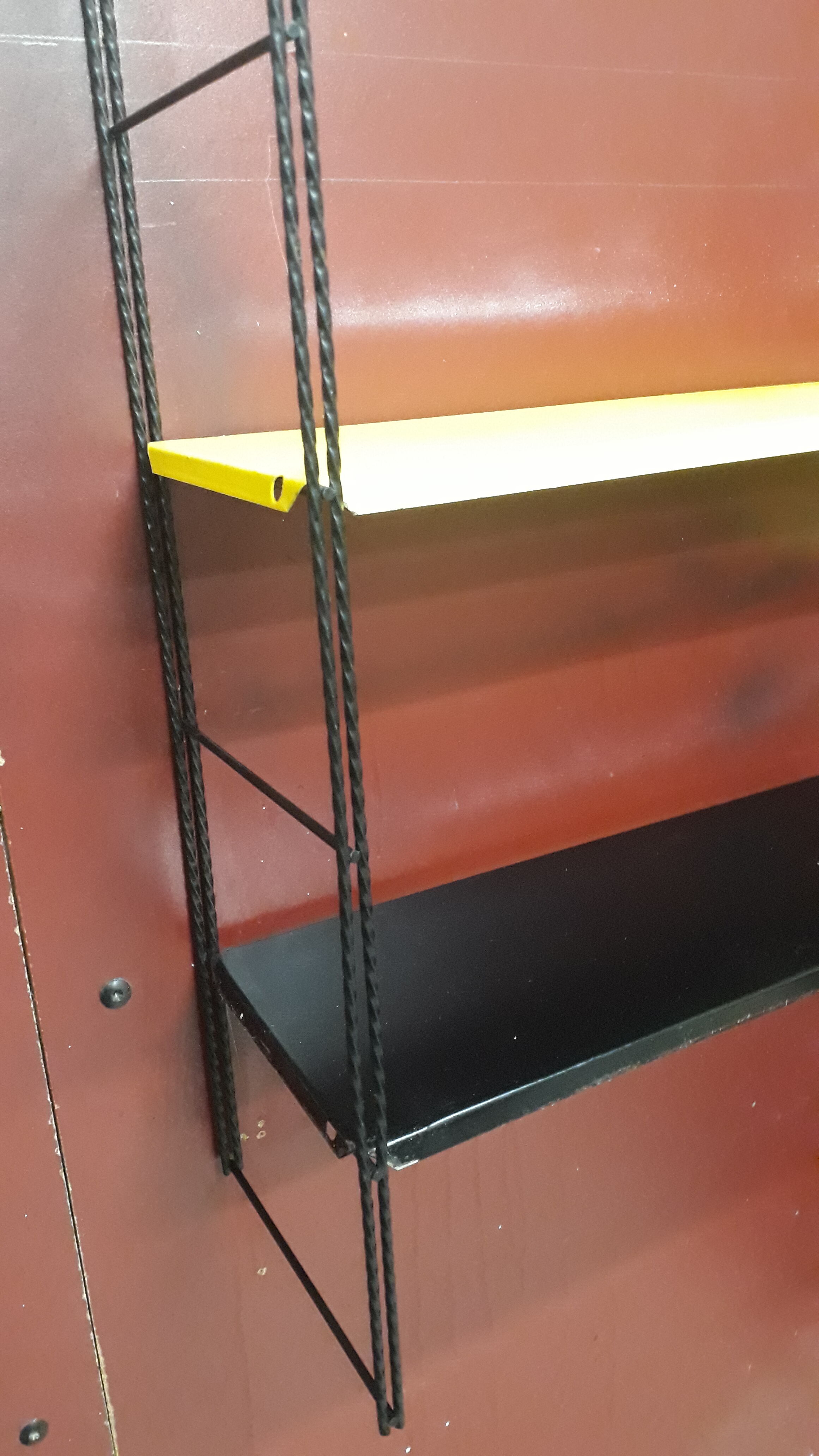 Floor vintage string style tomado 3 studs moist mat dorsaded with 5 tablets. , yellow and black97