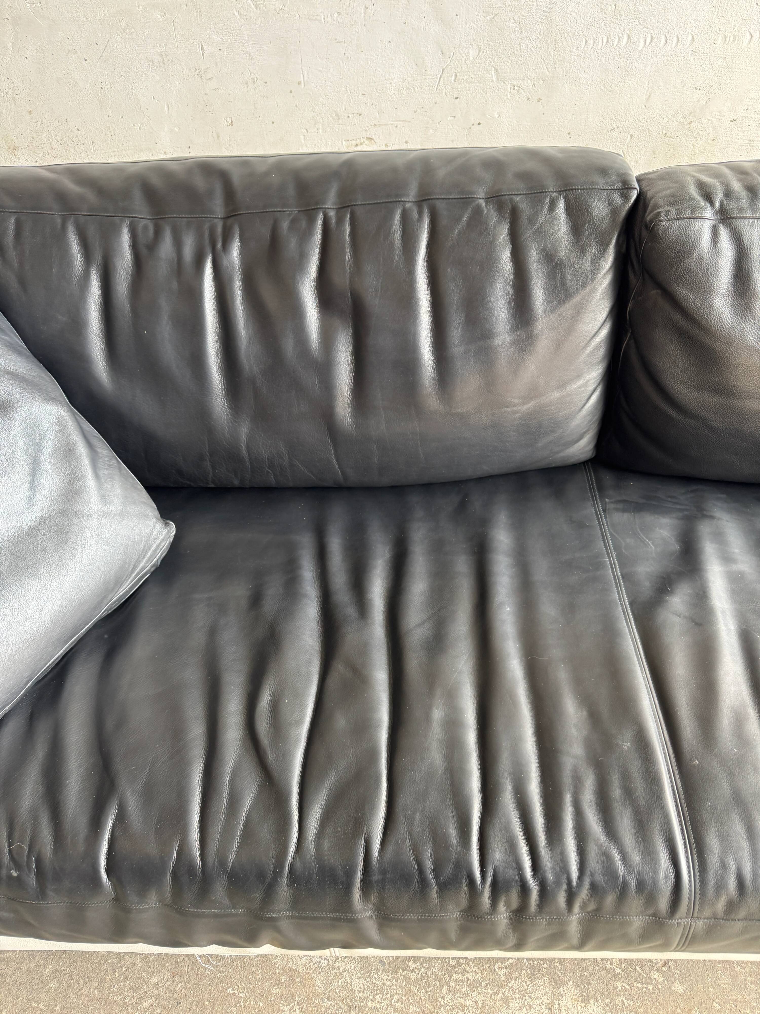 BnB Italia Sity 2-seater leather sofa — black seat with white leather base